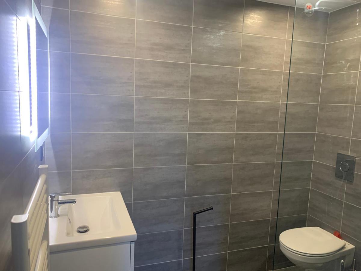 Grand Studio Tres Agreable Avec Bar, Cuisine Et Terrasse Cagnes-sur-Mer Exterior foto